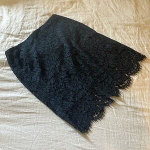 Women’s Navy Skirt - Size 4 from Banana Republic - never worn - great condition